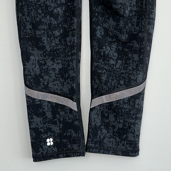 SWEATY BETTY Zero Gravity Crop Running Tight - Picture 7 of 13